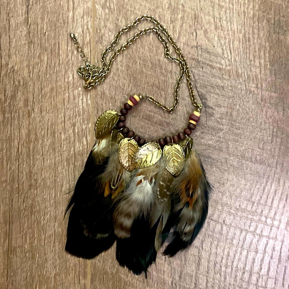 Feather gold plated necklace